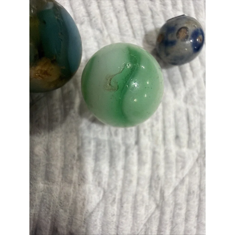 Lot Of 13 Vintage Marbles 11-regular 1- Shooter 1-mini 4 Damaged